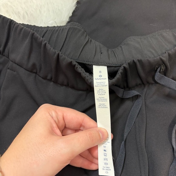 Lululemon On The Fly Pant 28” Black 8 - Picture 3 of 5